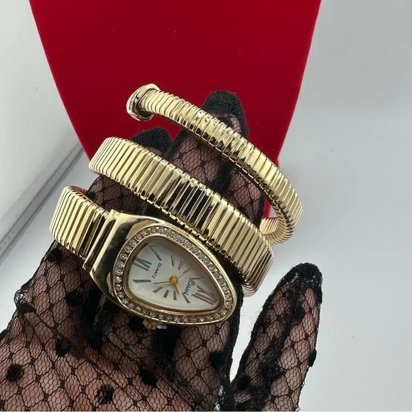 Luxury Serpenti Elegant Gold Wrap Women's Watch - Picture 4 of 17